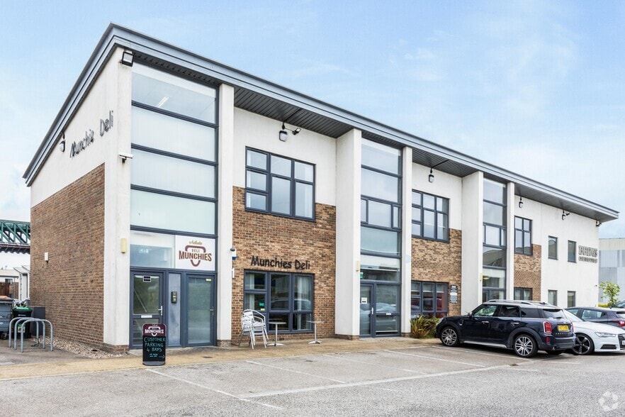 1-4 Austin Blvd, Sunderland for lease - Primary Photo - Image 1 of 2