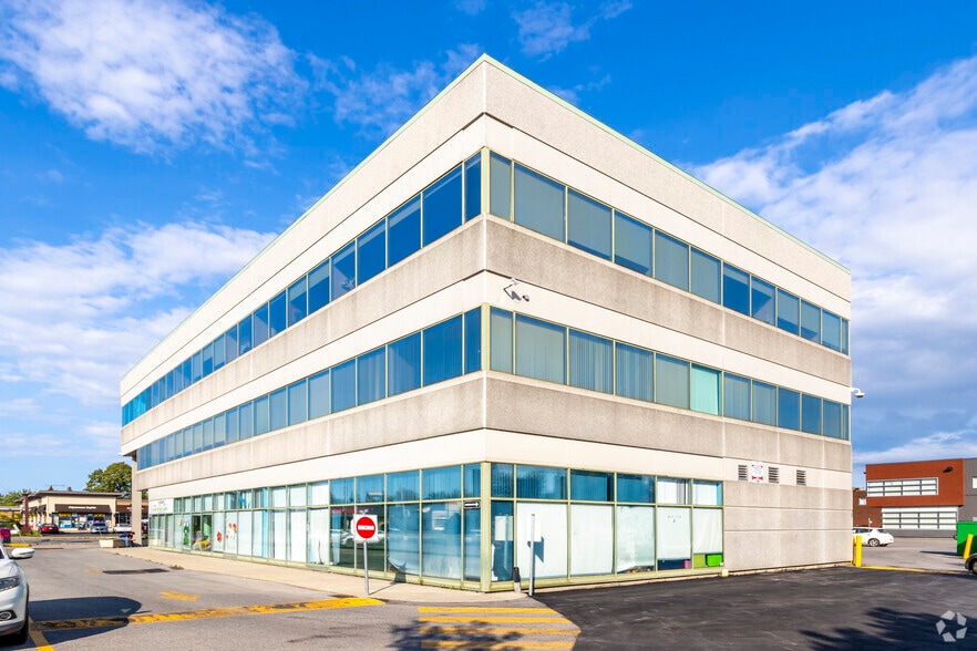 2035 Av Victoria, St-Lambert, QC for lease - Building Photo - Image 3 of 7