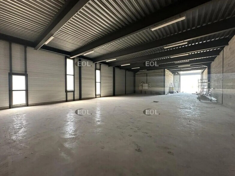 Flex in Rousset for sale - Interior Photo - Image 3 of 5