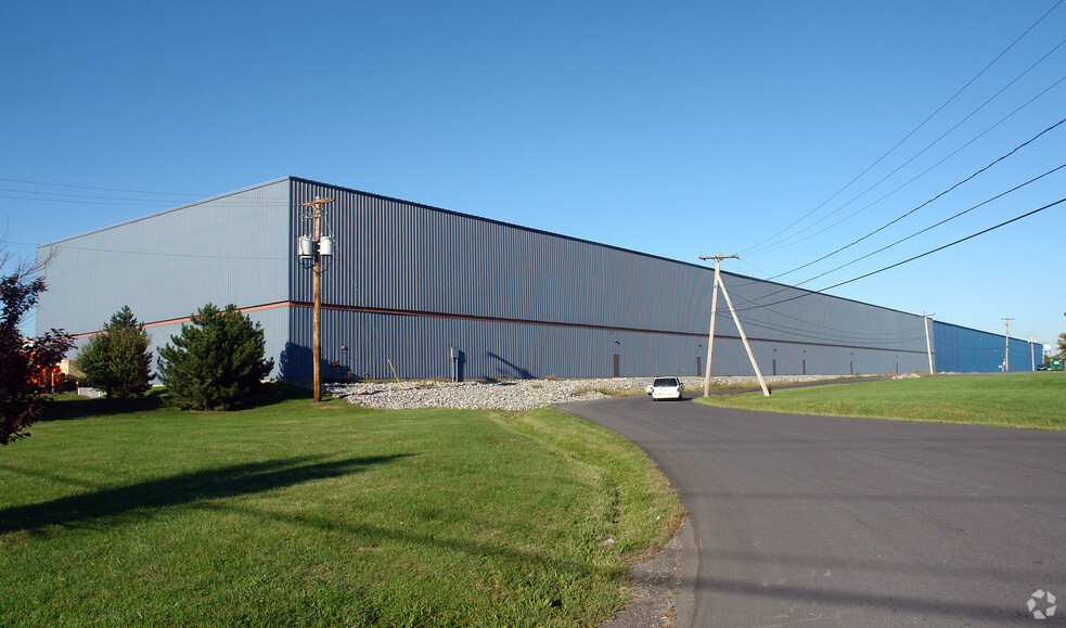 7230 Morgan Rd, Liverpool, NY for lease - Building Photo - Image 2 of 4