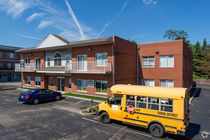3270 W North Bend Rd, Cincinnati, OH for sale - Primary Photo - Image 1 of 36