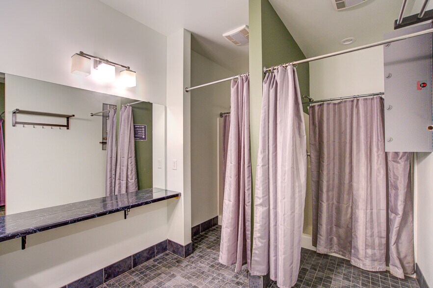 6200 Nesbitt Rd, Fitchburg, WI for sale - Interior Photo - Image 2 of 7