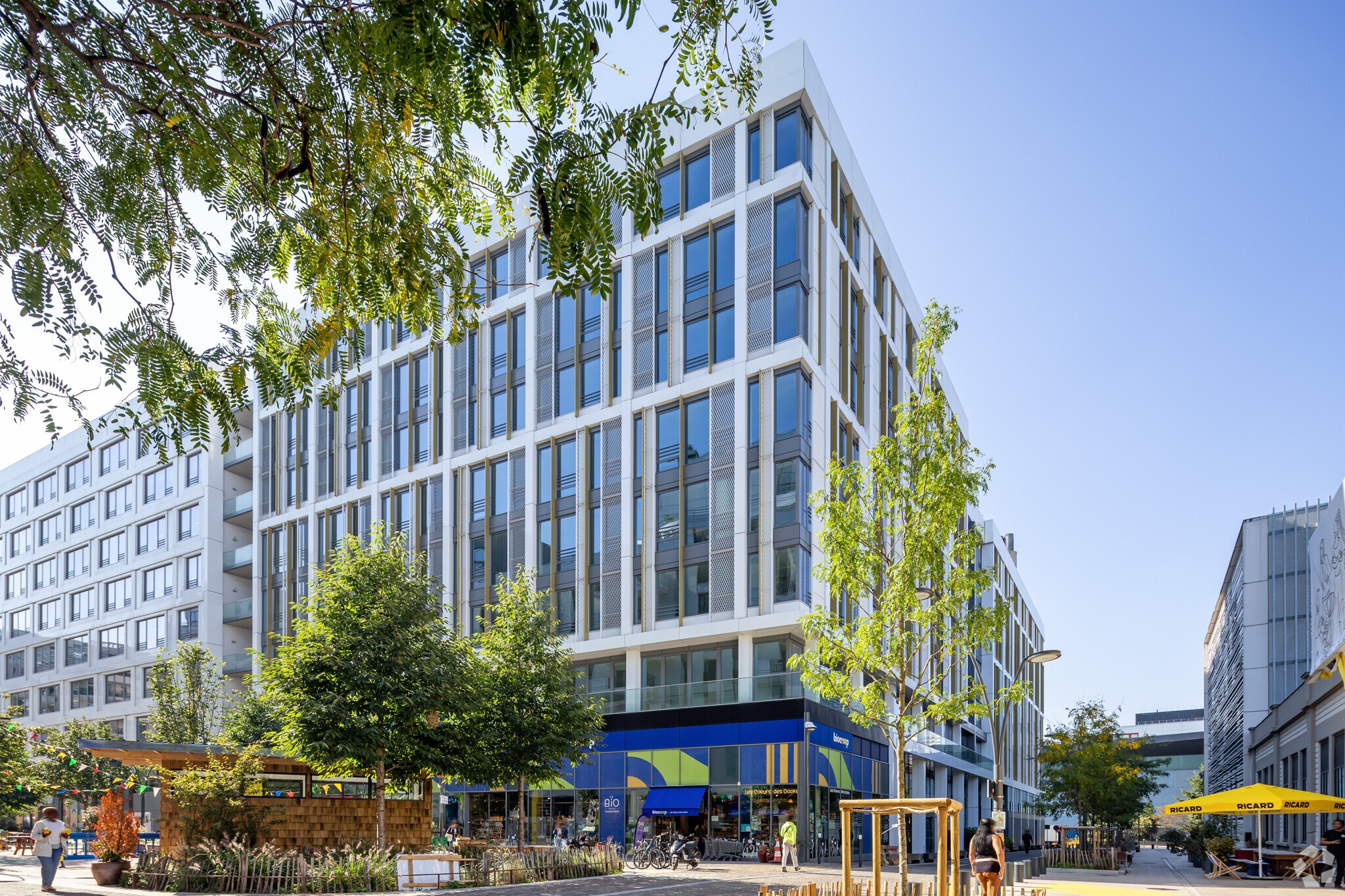 13 Rue De L'Hippodrome, Saint-Ouen-sur-Seine for lease Primary Photo- Image 1 of 3