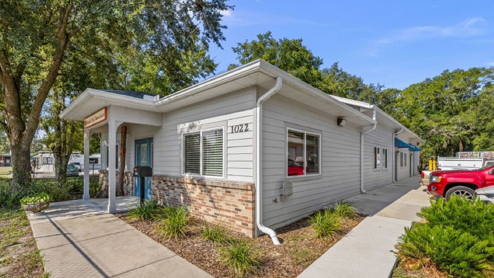 1022 NW 2nd St, Gainesville, FL for lease - Building Photo - Image 2 of 8