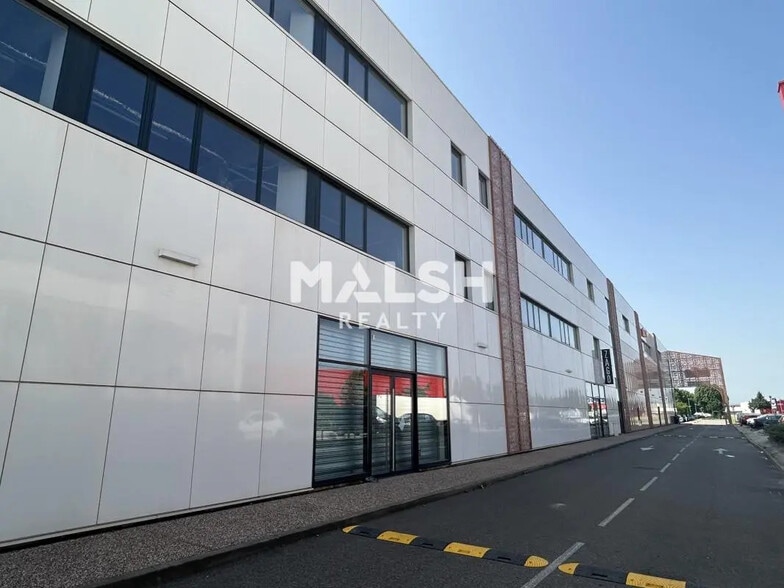 Office in Saint-Priest for lease - Building Photo - Image 2 of 13