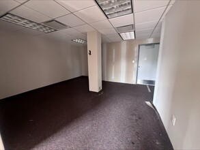 6178 Oxon Hill Rd, Oxon Hill, MD for lease Interior Photo- Image 2 of 5