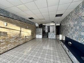 756 Finchley Rd, London for lease Interior Photo- Image 2 of 3