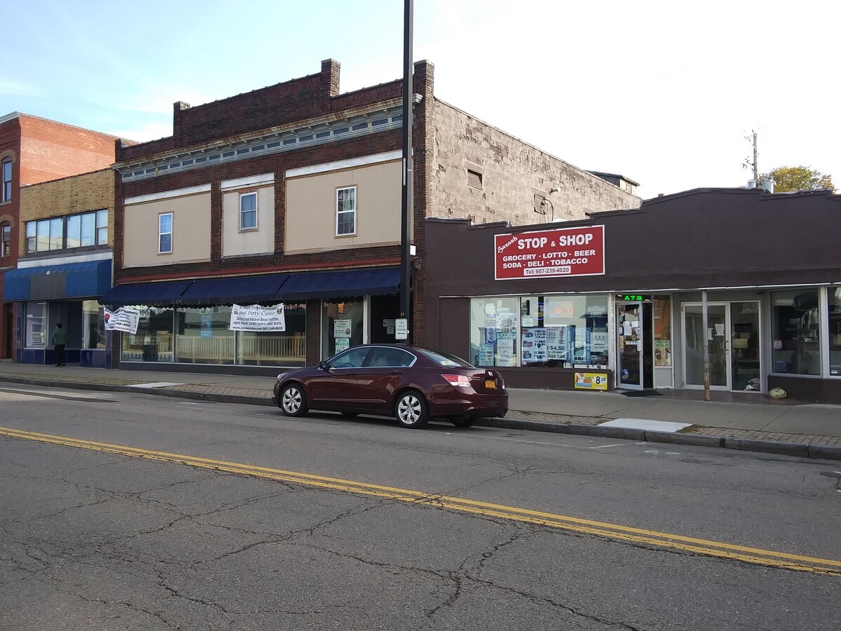 105111 Washington Ave, Endicott, NY 13760