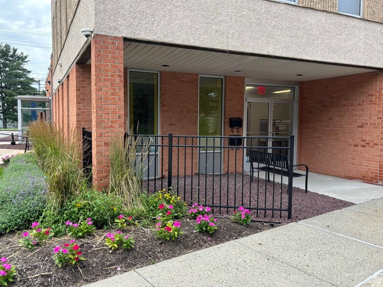 474 Prospect Ave, West Orange, NJ for lease - Lobby - Image 2 of 9