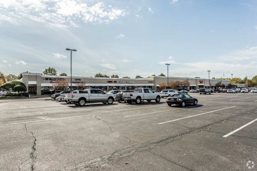 945-975 E Goodman Rd, Southaven, MS for lease - Building Photo - Image 1 of 10