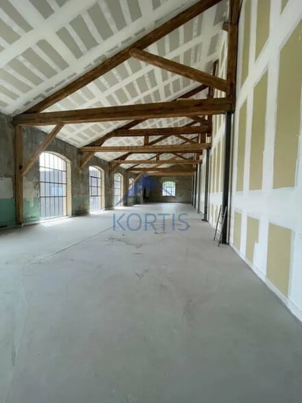 Office in Chaponost for lease - Interior Photo - Image 2 of 5