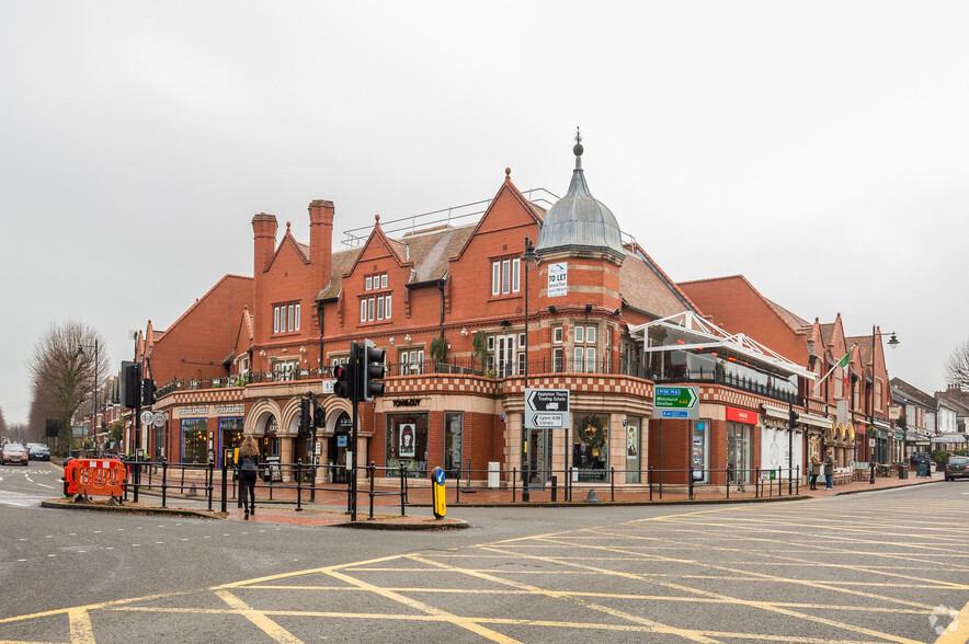 Victoria Sq, Warrington for sale - Primary Photo - Image 1 of 13