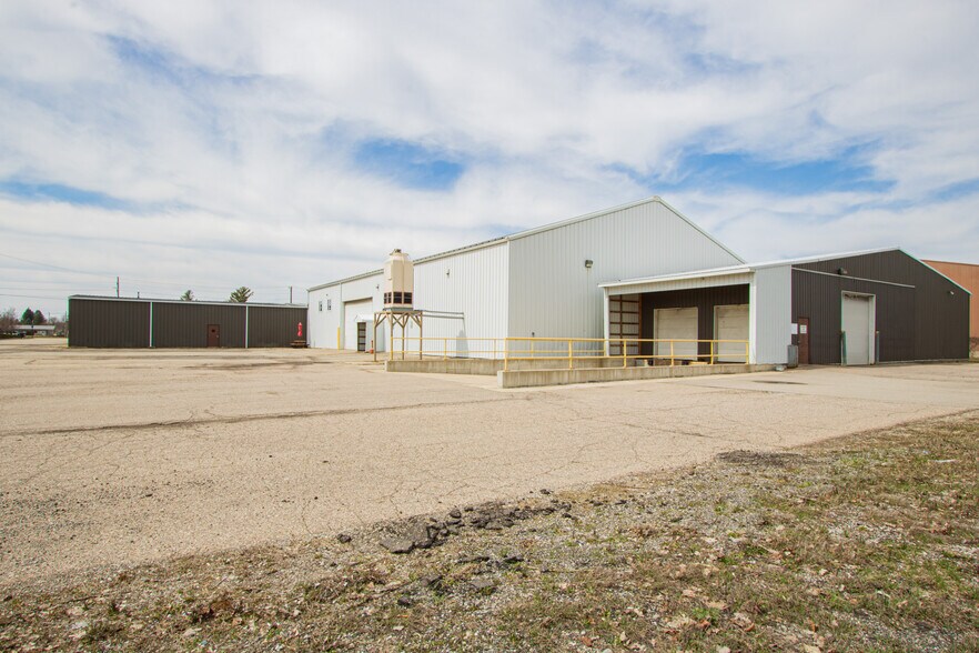 593 S Cedar St, Imlay City, MI 48444