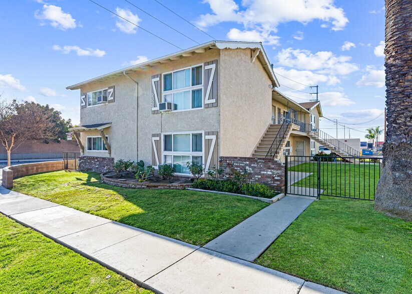 2334 E Santa Fe Ave, Fullerton, CA for sale - Building Photo - Image 1 of 9