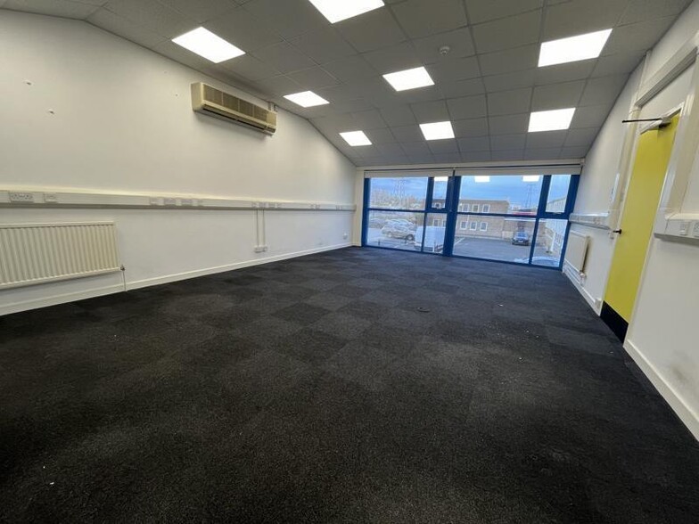 1-6 Dunlop Rd, Ipswich for sale - Building Photo - Image 2 of 7
