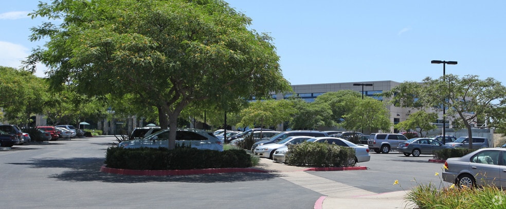 10555 Science Center Dr, San Diego, CA for lease - Building Photo - Image 2 of 6