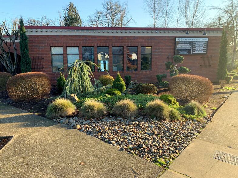 960 Broadway St NE, Salem, OR for lease - Building Photo - Image 1 of 14