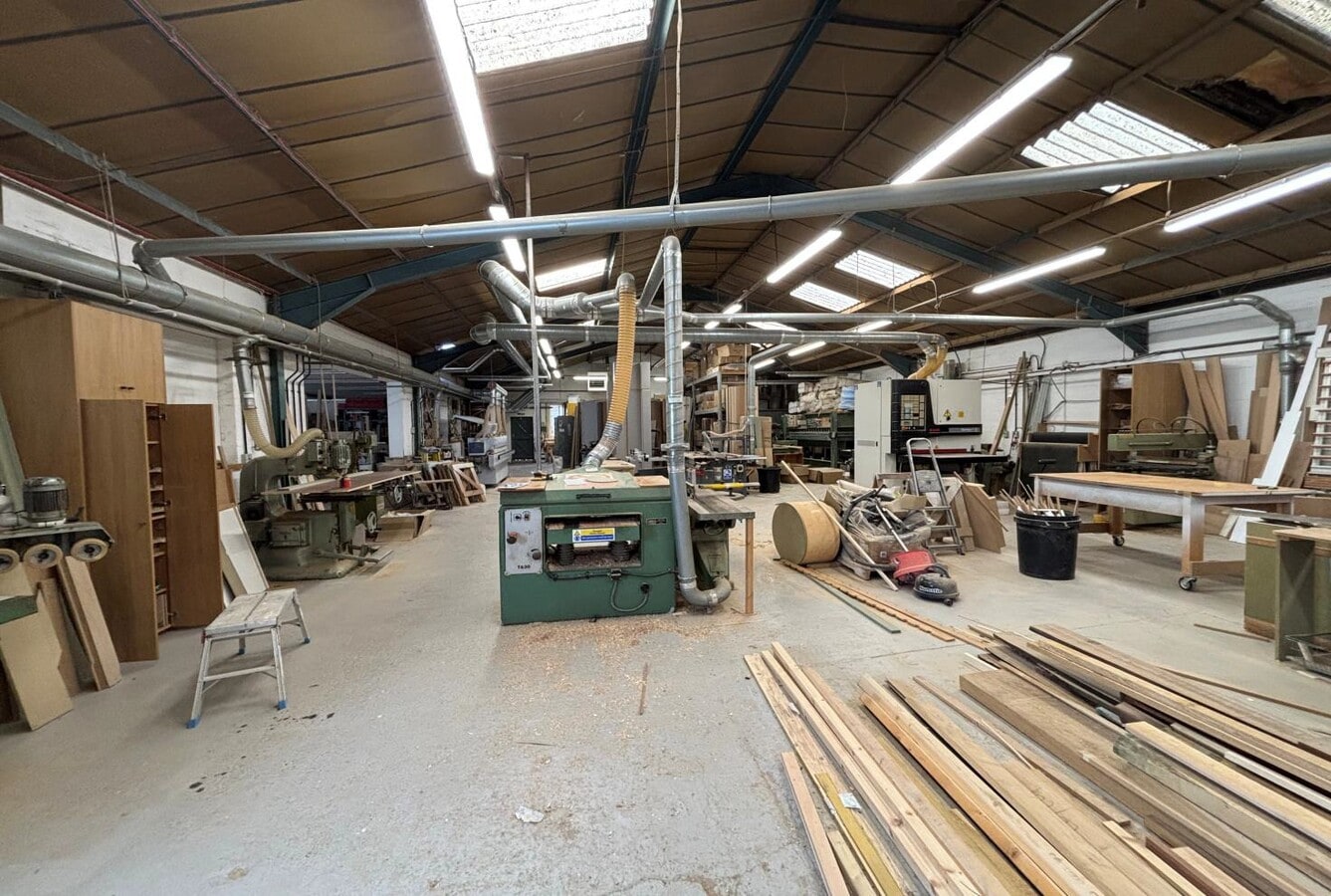 101-103 High St, Leicester, LEC LE7 1GQ - Unit 101 -  - Interior Photo - Image 1 of 5