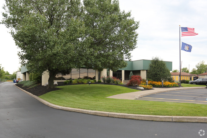 2595 Brighton Henrietta Town L Rd, Rochester, NY for lease - Building Photo - Image 1 of 11