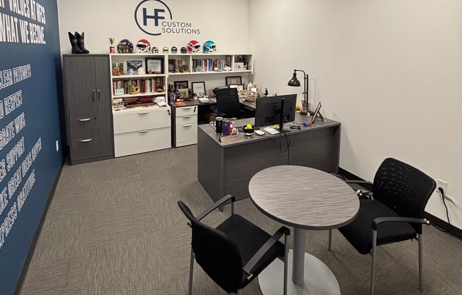 2612 W Waggoman St, Fort Worth, TX for sale - Interior Photo - Image 2 of 13