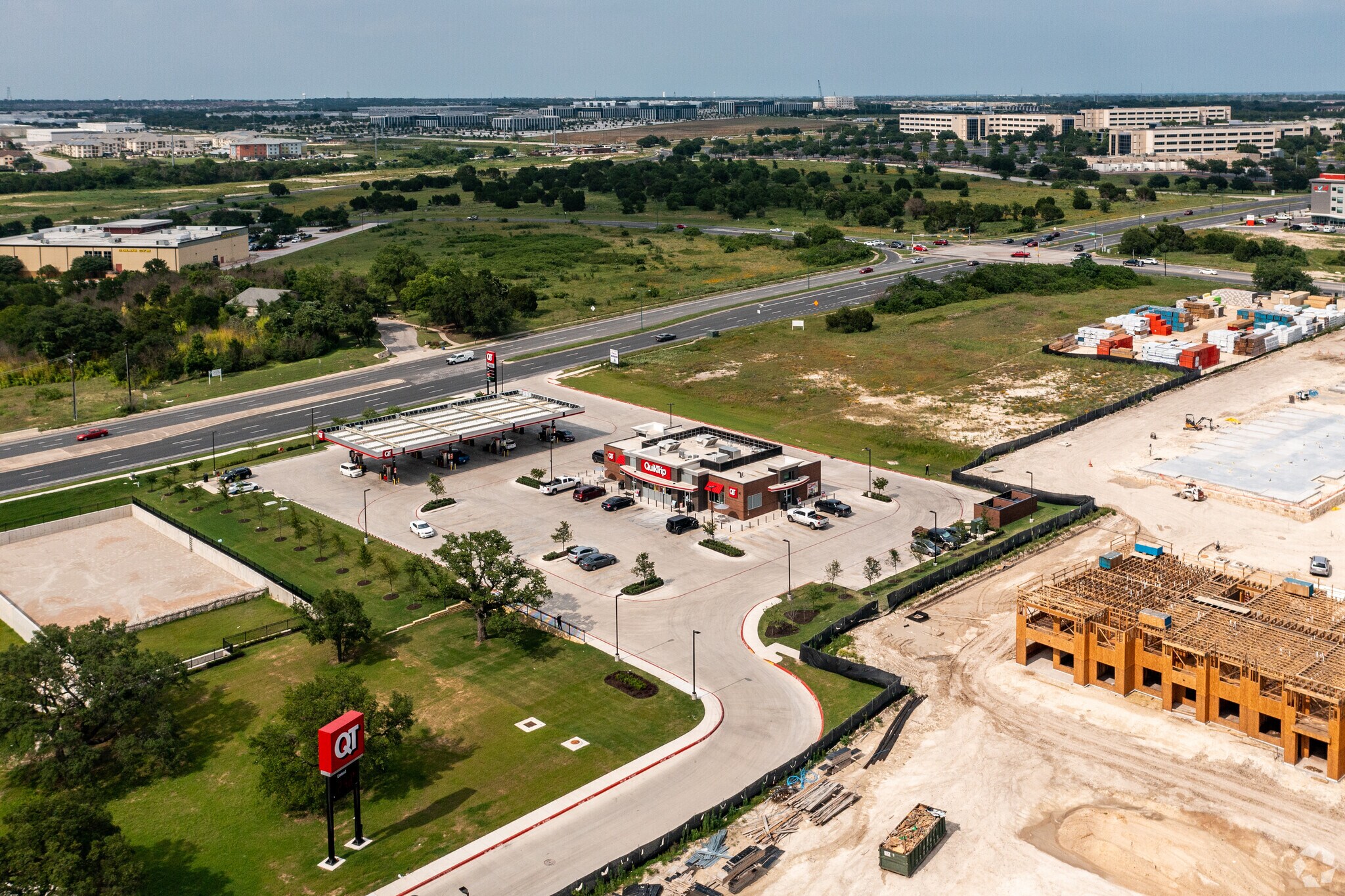 I35 & Tech Ridge Blvd, Austin, TX 78753 QuikTrip Surplus 4.09 Acres