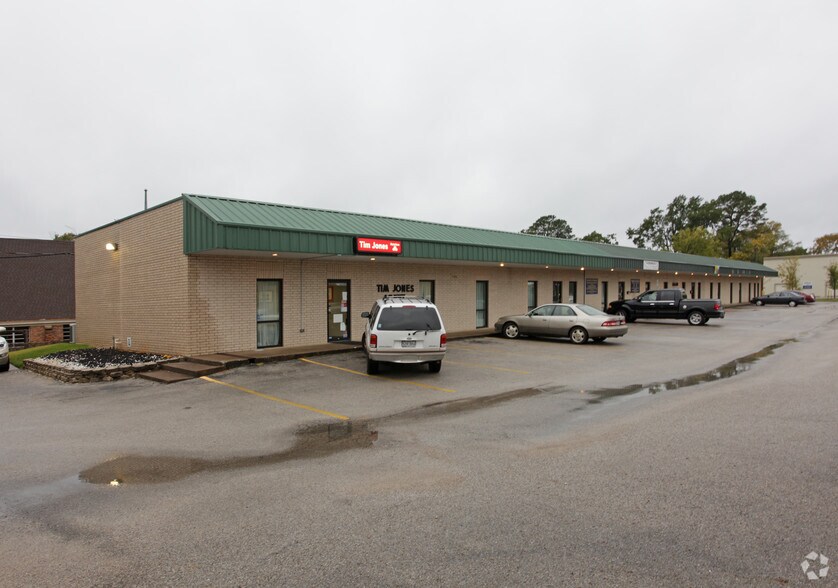 2106 W Gentry Pky, Tyler, TX for sale - Primary Photo - Image 1 of 1