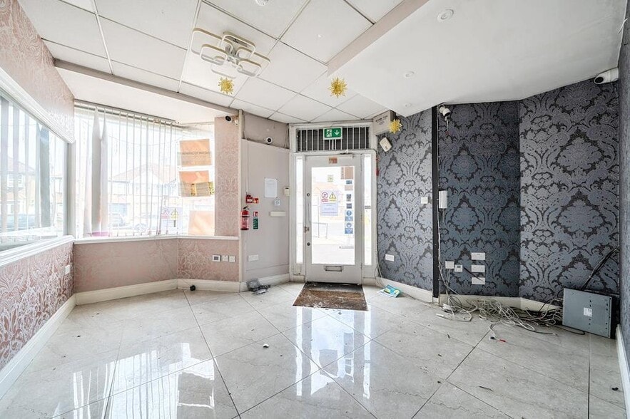 493 Kenton Rd, Harrow for lease - Building Photo - Image 2 of 8