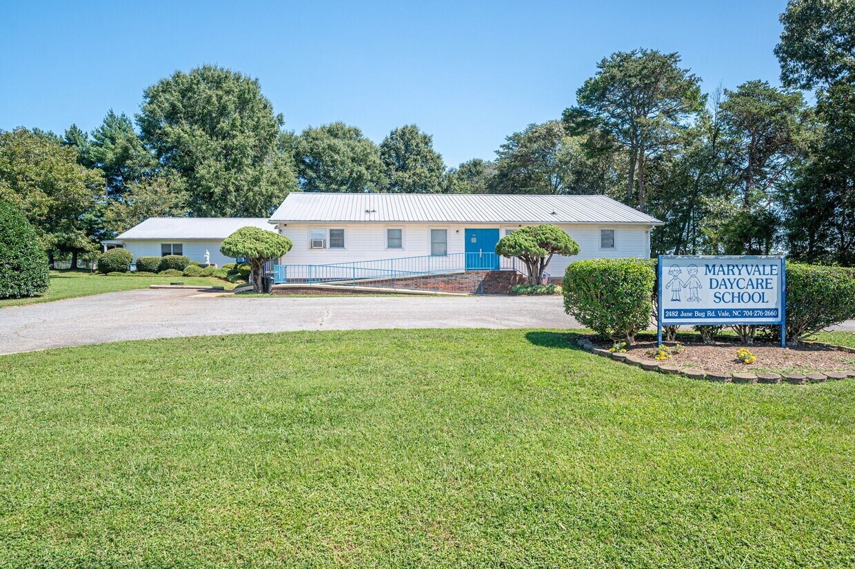 2482 June Bug Rd, Vale, NC for sale Primary Photo- Image 1 of 50