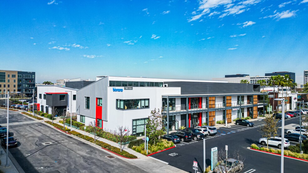 701-723 N Douglas St, El Segundo, CA for lease - Building Photo - Image 2 of 50