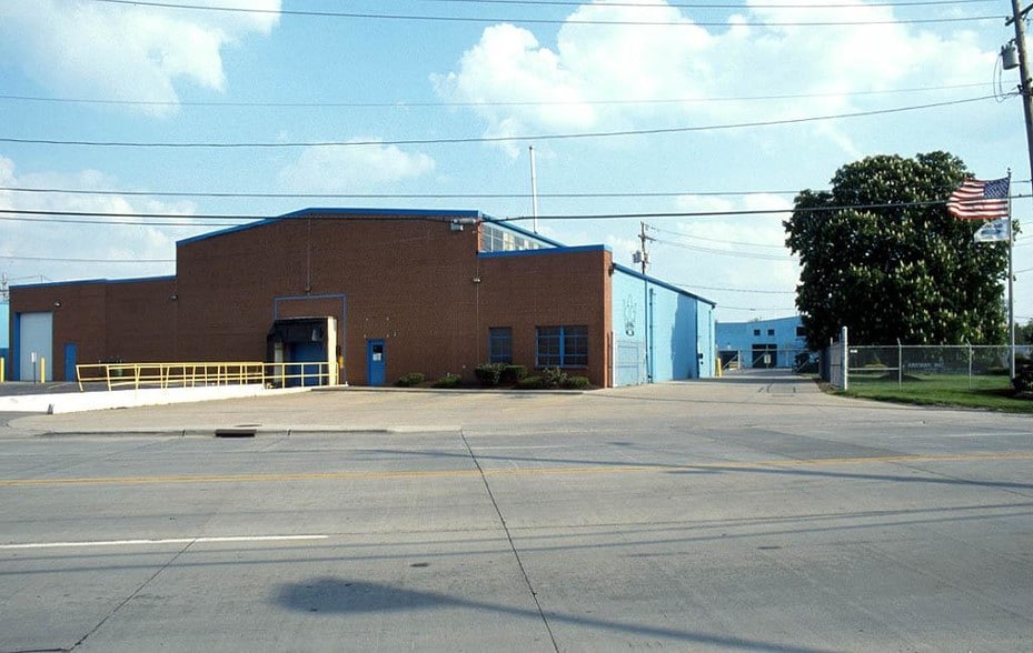 8525 Clinton Rd, Brooklyn, OH for sale - Building Photo - Image 2 of 29