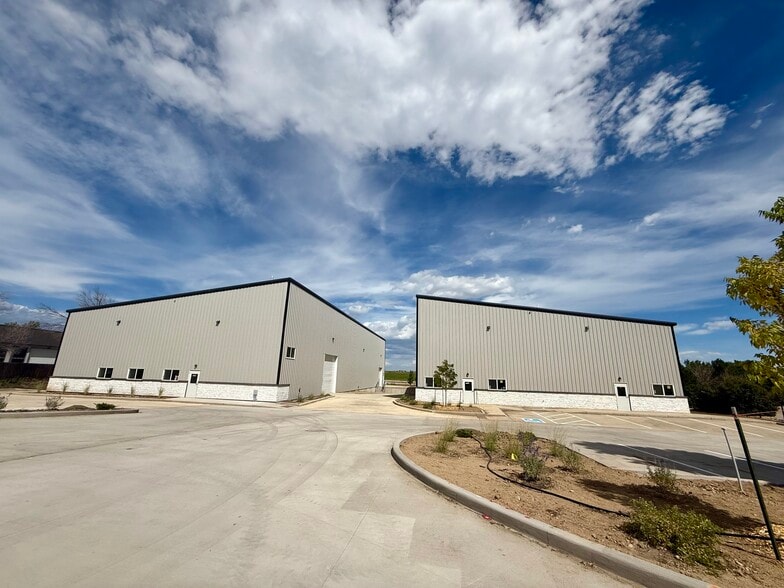 1767 Vista View Drive, Buildings 1 & 2 portfolio of 2 properties for sale on LoopNet.com - Building Photo - Image 2 of 14