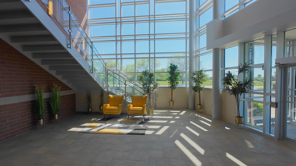 1040 S Greenwood Springs Blvd, Greenwood, IN for lease - Lobby - Image 3 of 10