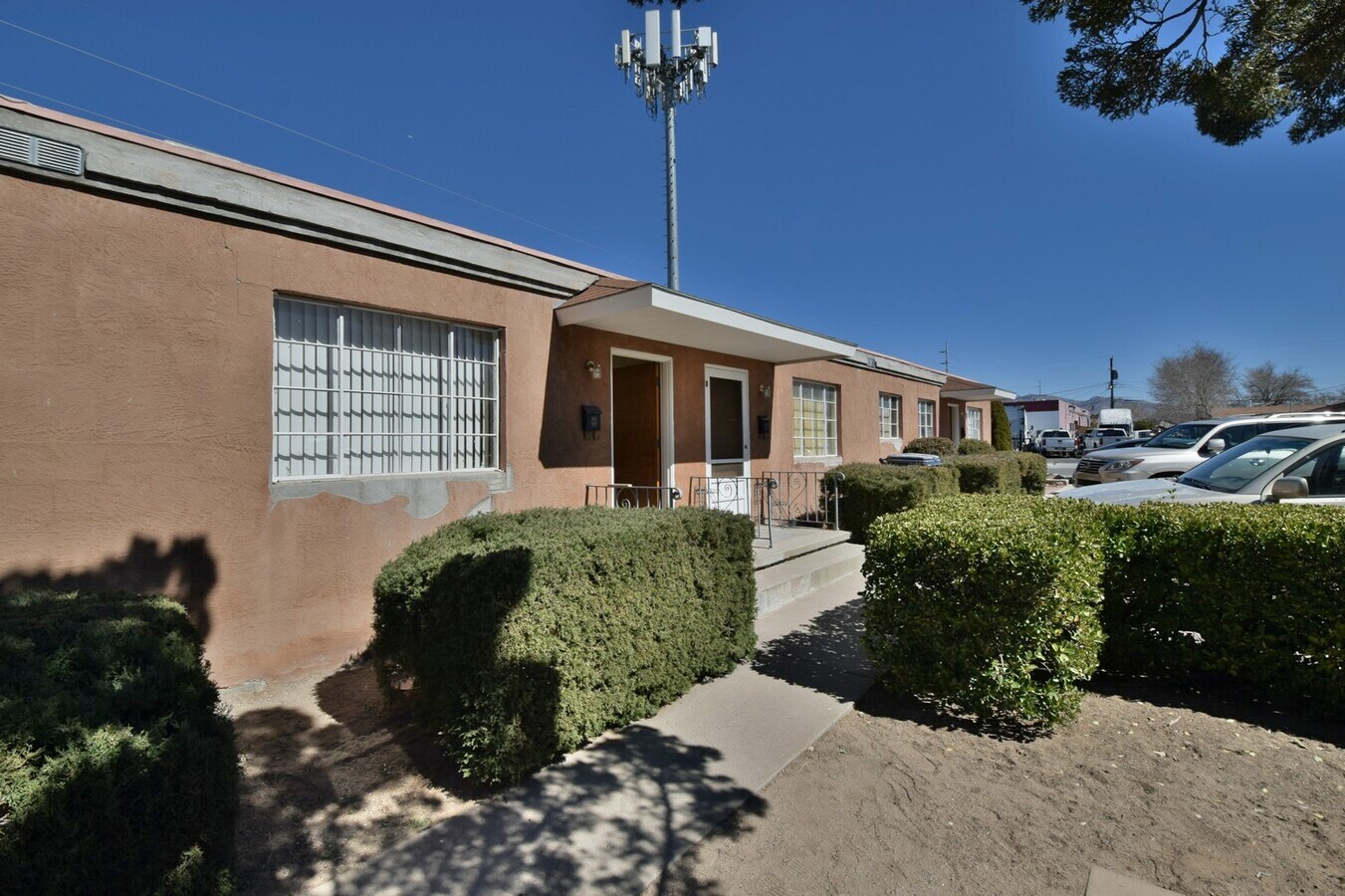 409413 Alcazar St SE, Albuquerque, NM 87108