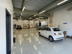 2-4 Lewes Rd, Bromley for lease Interior Photo- Image 2 of 2