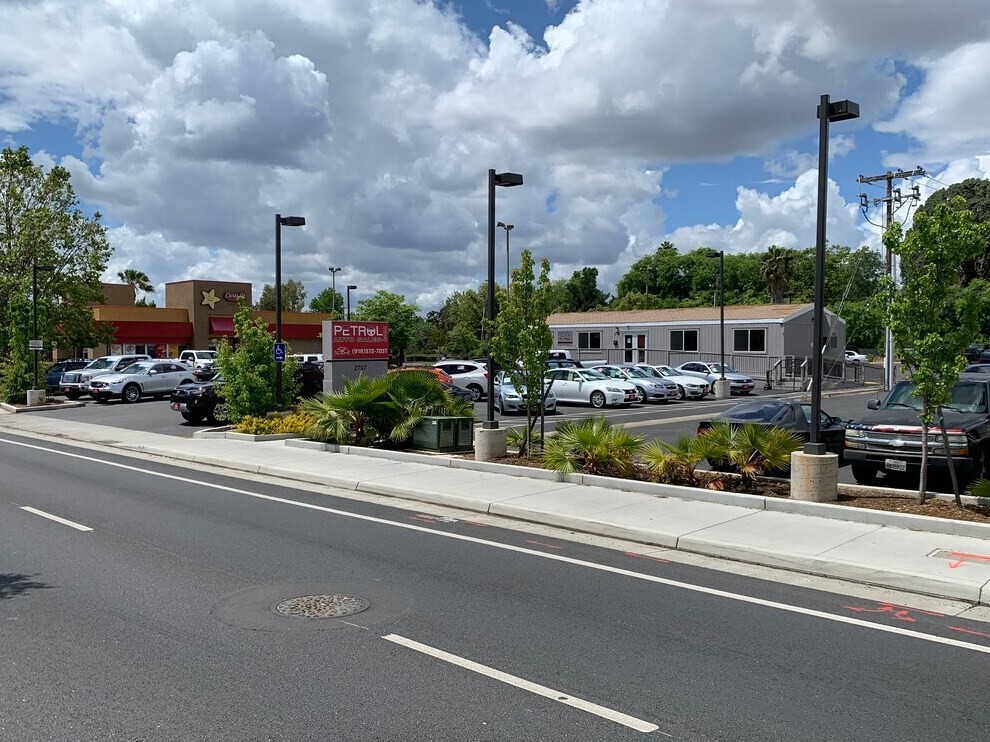 2797 Fulton Ave, Sacramento, CA 95821