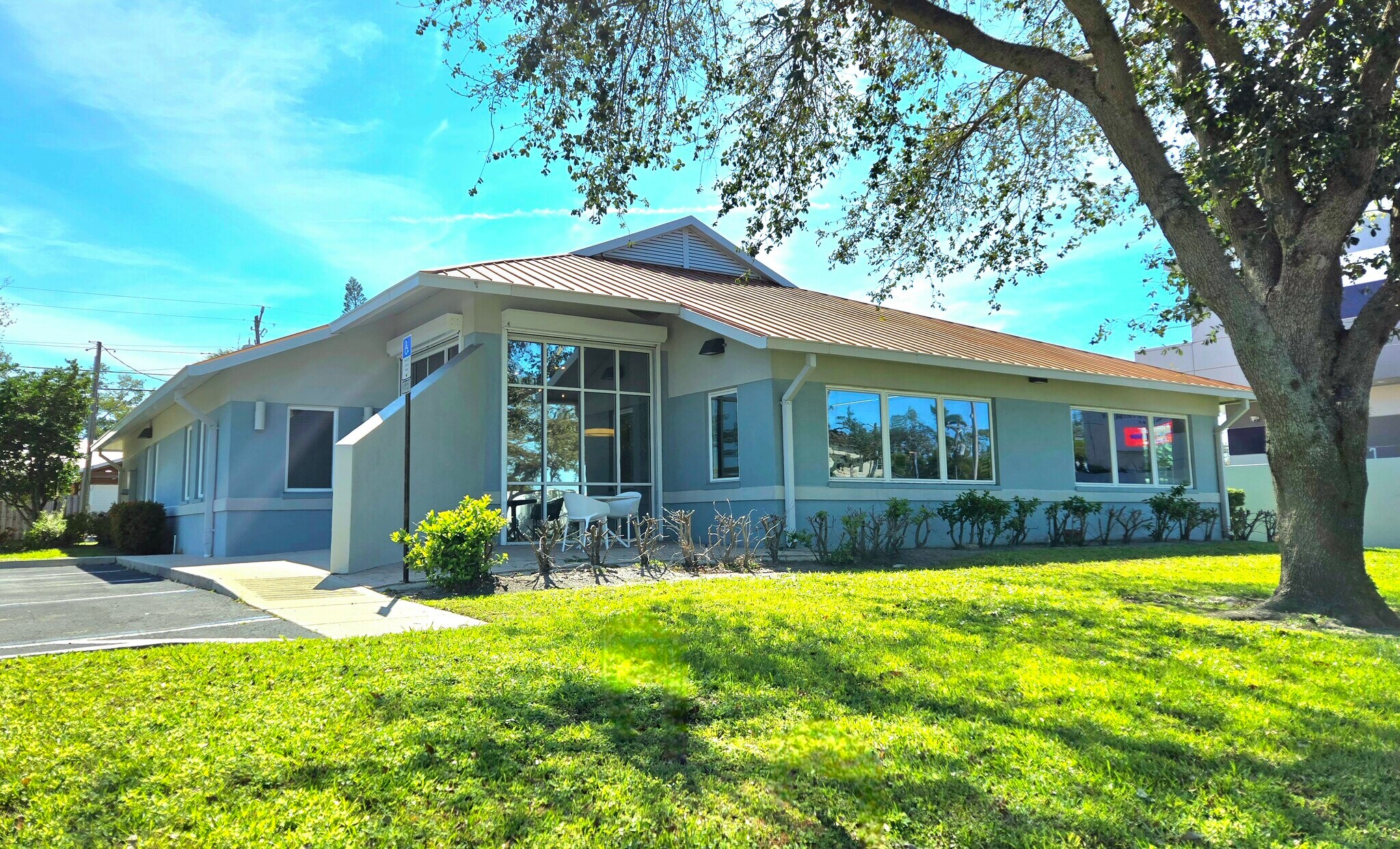 1813 Manatee Ave, Bradenton, FL for sale Primary Photo- Image 1 of 1