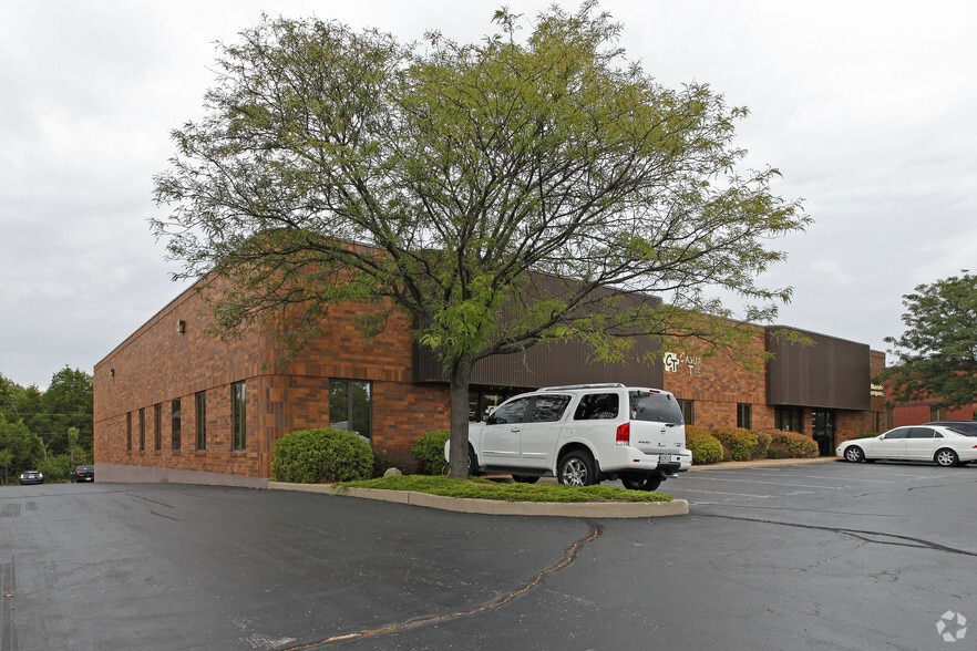 16149-16161 Westwoods Business Park, Ellisville, MO for sale - Building Photo - Image 3 of 5