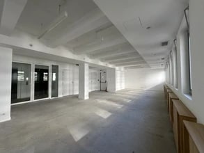 28-28 Rue Du Docteur Finlay, Paris for lease Interior Photo- Image 2 of 3