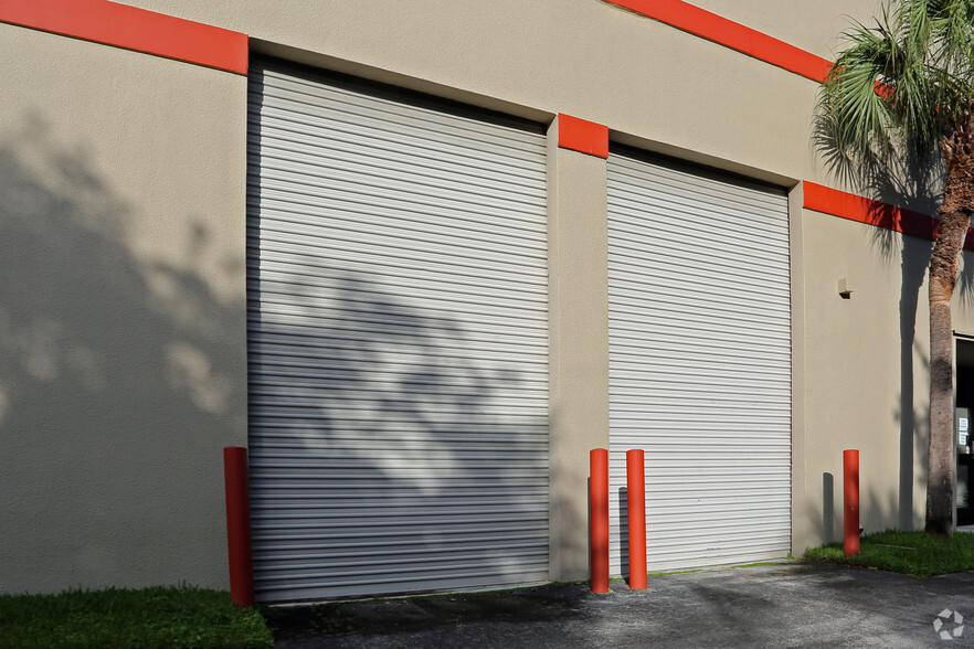 1120 Holland Dr, Boca Raton, FL for lease - Building Photo - Image 3 of 23