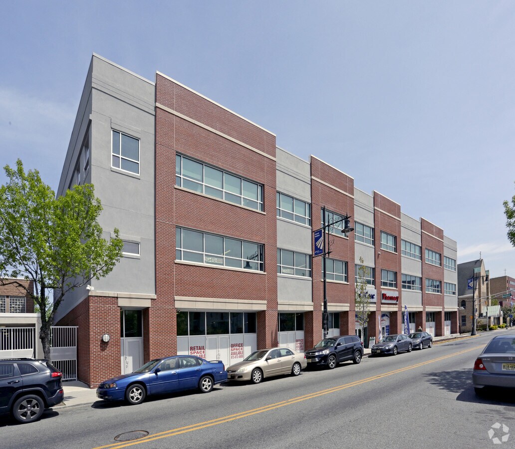 661 Main St, Paterson, NJ 07503 OfficeMedical for Lease