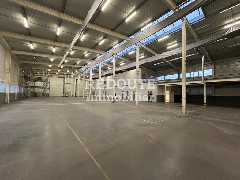 Industrial in Reims for lease - Building Photo - Image 3 of 13