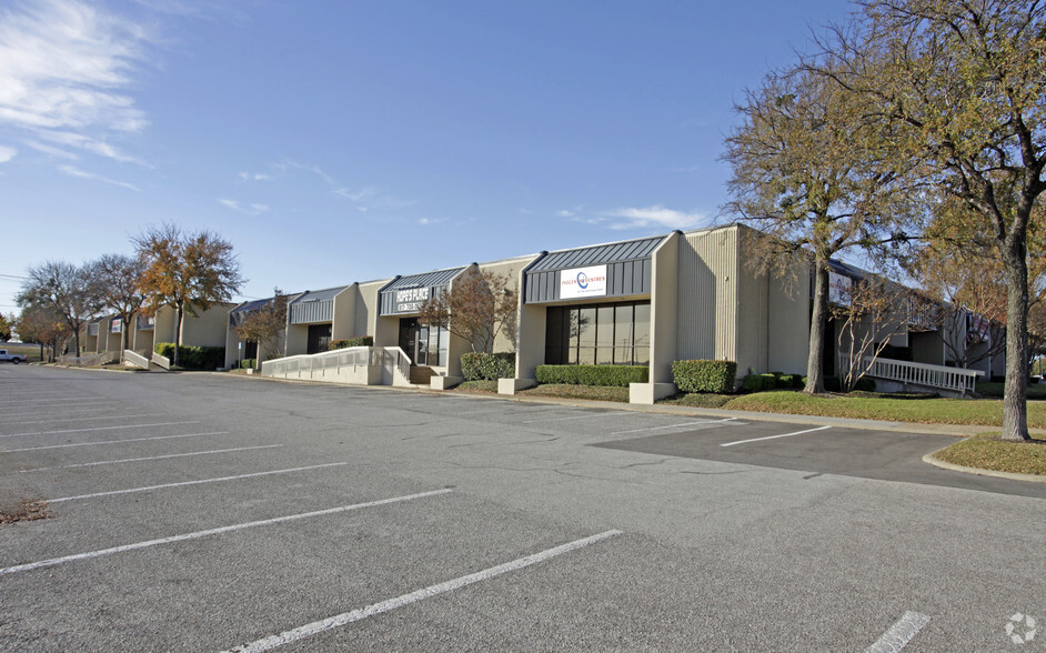 2500 E Randol Mill Rd, Arlington, TX for lease - Building Photo - Image 1 of 3