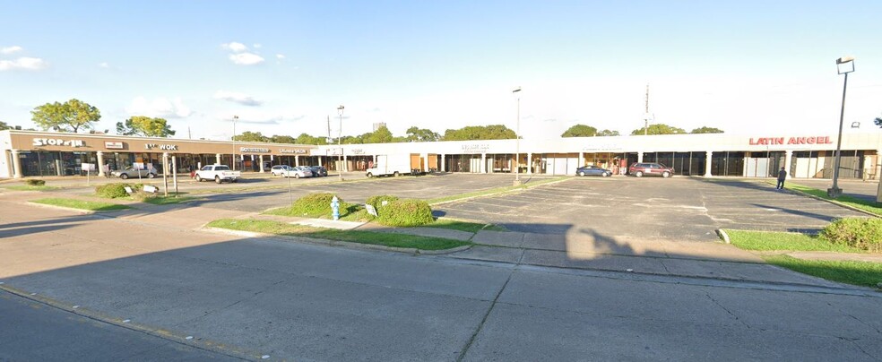 2633-2655 Winrock Blvd, Houston, TX for lease - Building Photo - Image 1 of 4