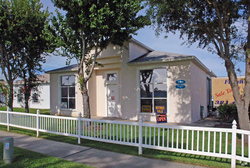 700 Atlantis Rd, Melbourne, FL for lease - Building Photo - Image 1 of 5