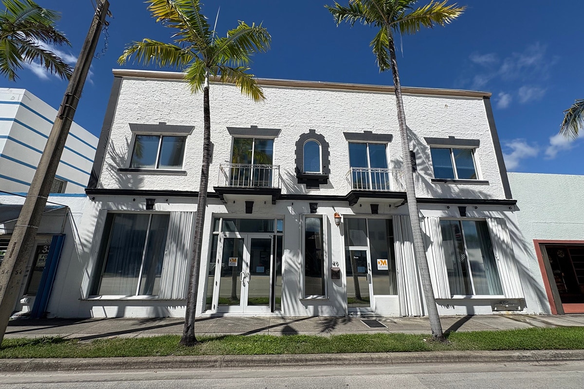 49 N Federal Hwy, Dania, FL for lease Interior Photo- Image 1 of 2