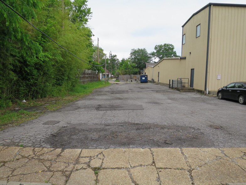 871 S Cooper St, Memphis, TN for lease - Building Photo - Image 3 of 11