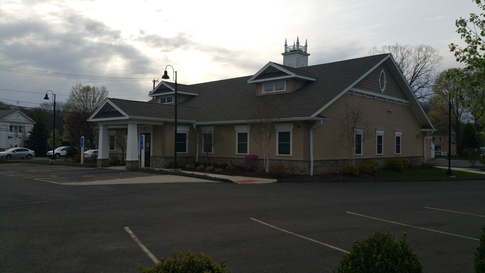 427 Main St, Monroe, CT for sale - Building Photo - Image 1 of 1