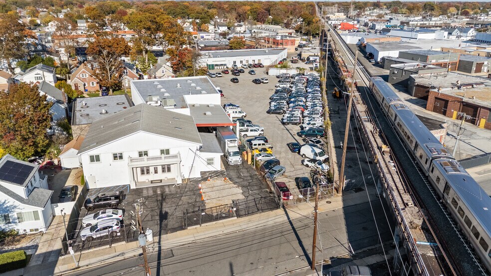 123 E Mineola Ave, Valley Stream, NY for sale - Building Photo - Image 1 of 37