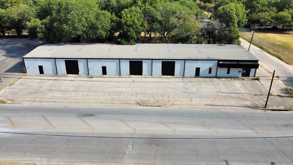 6009-6011 Midway Rd, Haltom City, TX for lease - Building Photo - Image 3 of 5