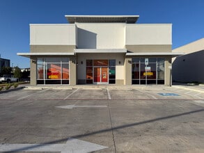 2510 Jacaman Rd, Laredo, TX for lease Interior Photo- Image 1 of 10